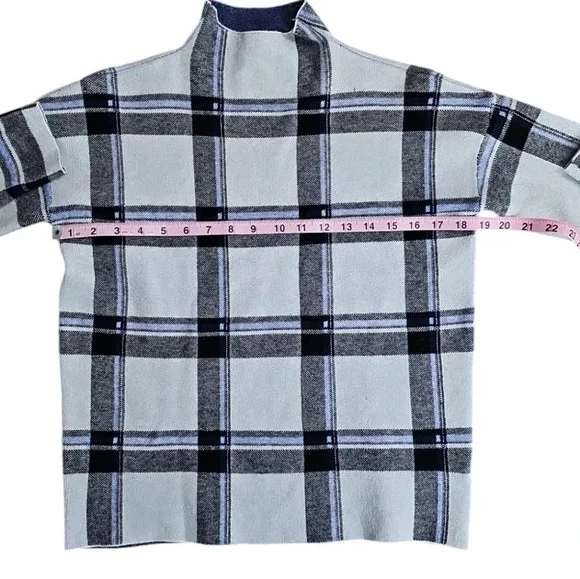Tahari Plaid Mock Neck Sweater Womens Small Gray Blue Minimalist Cozy Classic - Picture 6 of 7